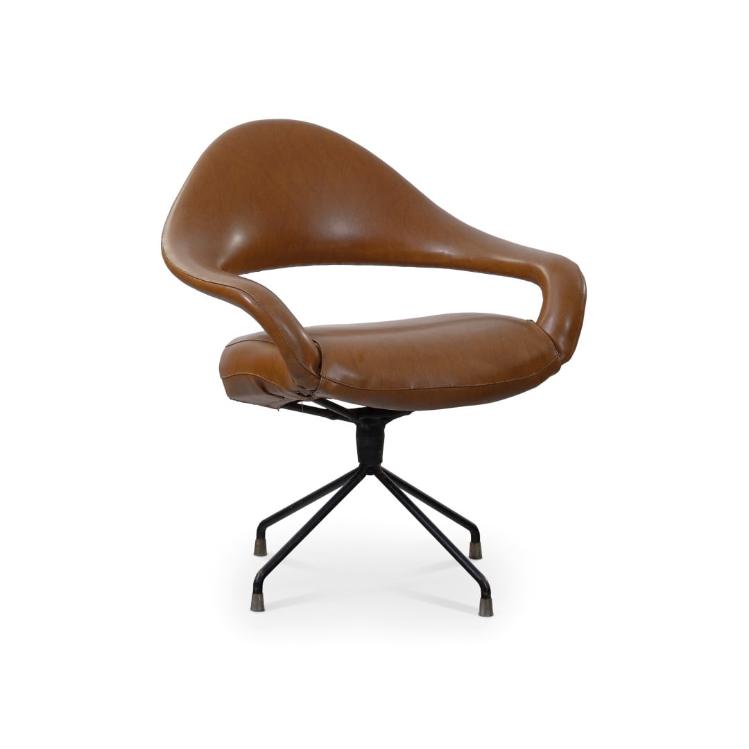 GASTONE RINALDI 1920-2006 Poltroncina 'DU 55 g' per Rima anni '50 - GASTONE RINALDI 1920-2006: Metallo verniciato, vinilpelle. Difetti. 79,00 x 67,00 x 55,00 cm - Painted metal, vinyl leather. Defects. 31.10 x 26.38 x 21.65 in.