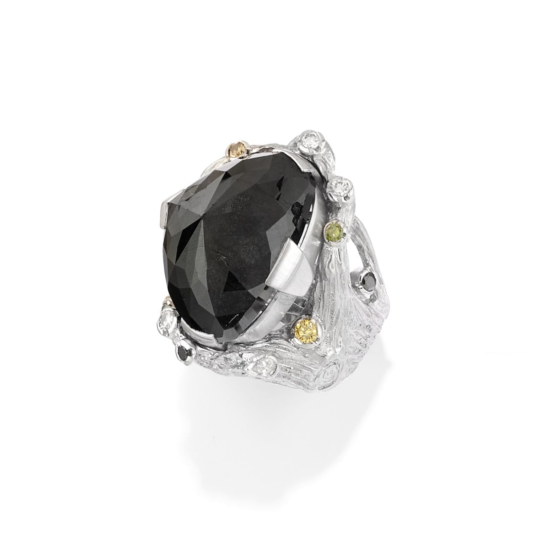 ANELLO IN PIETRA NERA E DIAMANTI - BLACK STONE AND DIAMOND RING (1 of 2)