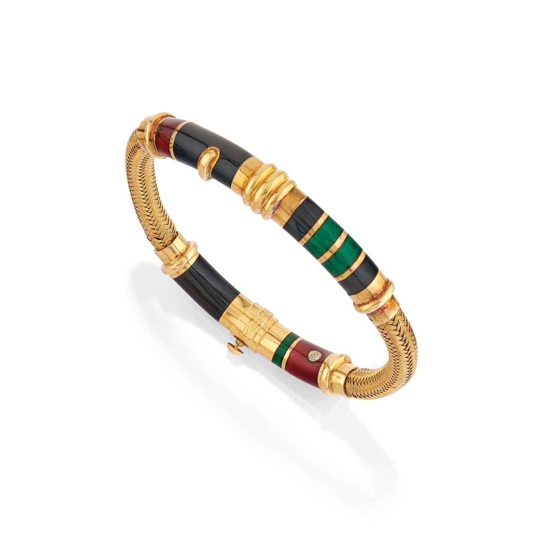 BRACCIALE IN SMALTI, LA NOUVELLE BAGUE - ENAMEL BRACELET, LA NOUVELLE BAGUE: in argento e oro giallo con due elementi flessibili ed elementi rigidi in smalti policromi. Firmato La Nouvelle Bague. Gr 24,30 - cm 16,50 x 0,80 - in silver and yellow gold with two flexible