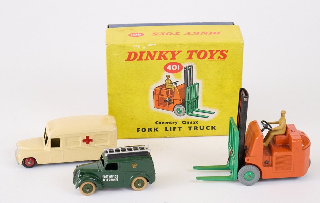 DINKY TOYS Ford Lift Truck #401, Ambulanza Daimler #253 e Postale #261 Anni '50 - DINKY TOYS Ford (1 of 1)