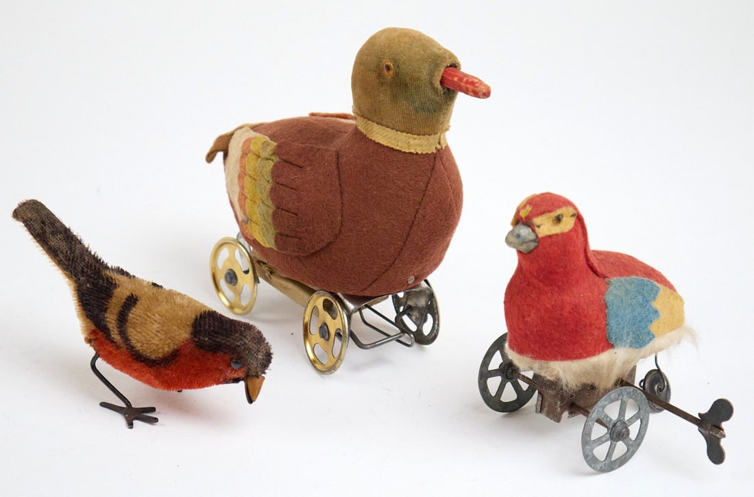 Uccellini Anni '30/'50 - Little Birds 30s/50s: in feltro e velluto. Difetti, da esaminare. (3) - Felt and velvet. Defects, to be examined. (3)