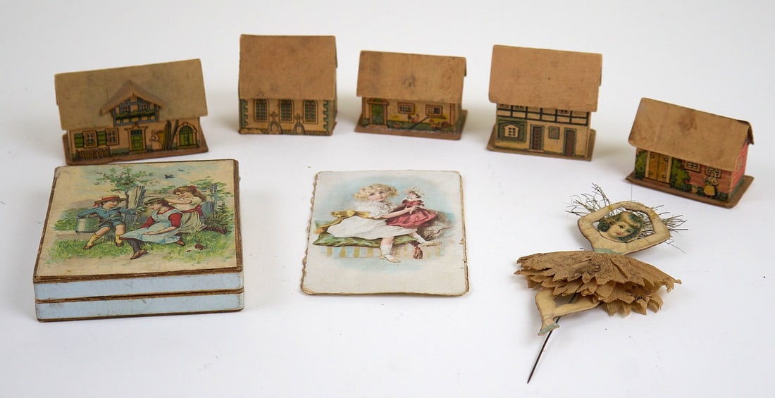 Insieme villaggio e oggetti vari in carta Anni '10/'20 - Set of village and various paper items (1 of 5)