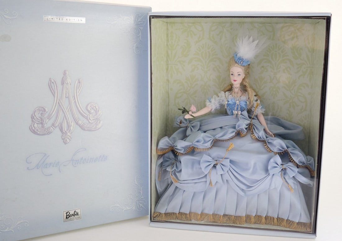 MATTEL Barbie "Maria Antoniette" #53991 2003 - MATTEL Barbie "Maria Antoniette" #53991 2003 (1 of 5)