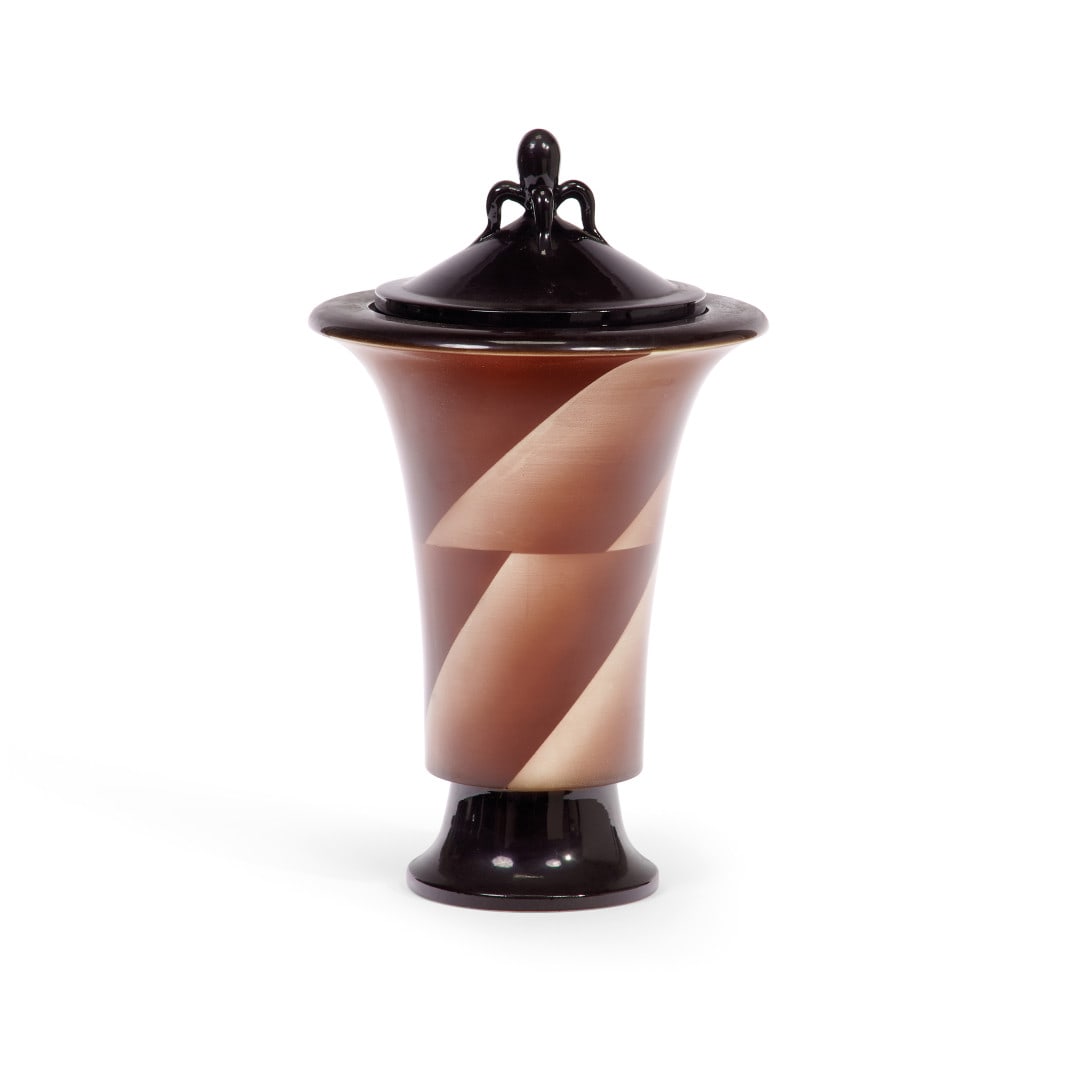 GALVANI Vaso con coperchio anni ‘30 - GALVANI Vase with lid 1930s: Ceramica smaltata. Firmato. 33,00 x 19,00 x 19,00 cm - Enameled ceramic. Signed. 12.99 x 7.48 x 7.48 in.