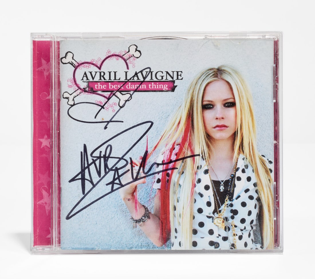 AVRIL LAVIGNE The Best Damn Thing 2007: CD featuring the artist’s autograph signature on the cover