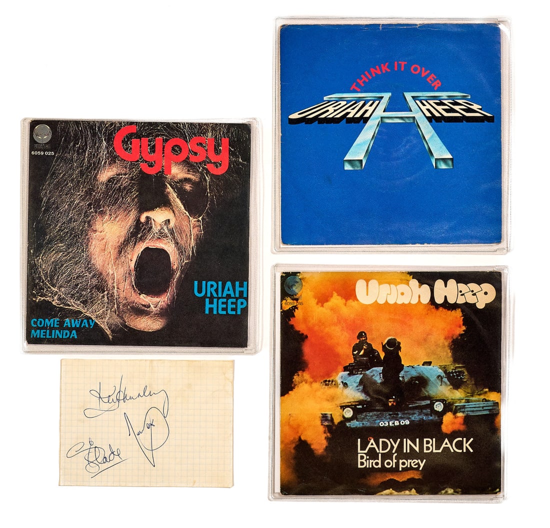 URIAH HEEP 45 RPM set: Lot featuring in-person signatures from Mick Box, Chris Slade, and Ken Hensley, obtained during the press conference for the May 23, 1980 Turin concert (PalaRuffini), shortly before Ken Hensley’