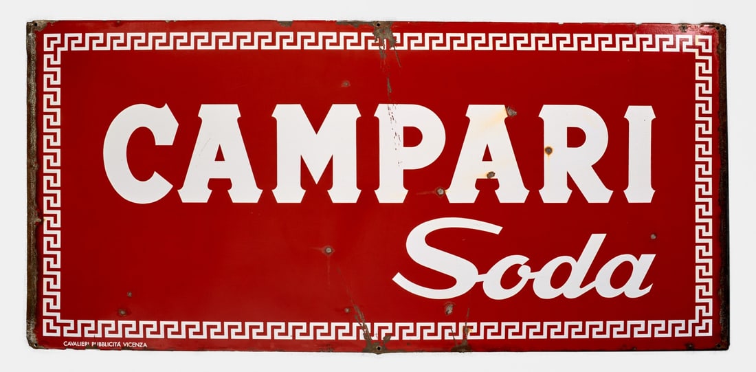 CAMPARI SODA anni '60 - CAMPARI SODA 1960s: In latta smaltata. Discreto stato. 200,00 x 98,00 cm - Enameled tin. Fair condition. 78.74 x 38.58 in.