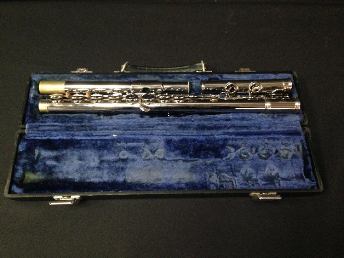 Vintage Gemeinhart Elkhart M2 Flute with Case. (1 of 6)