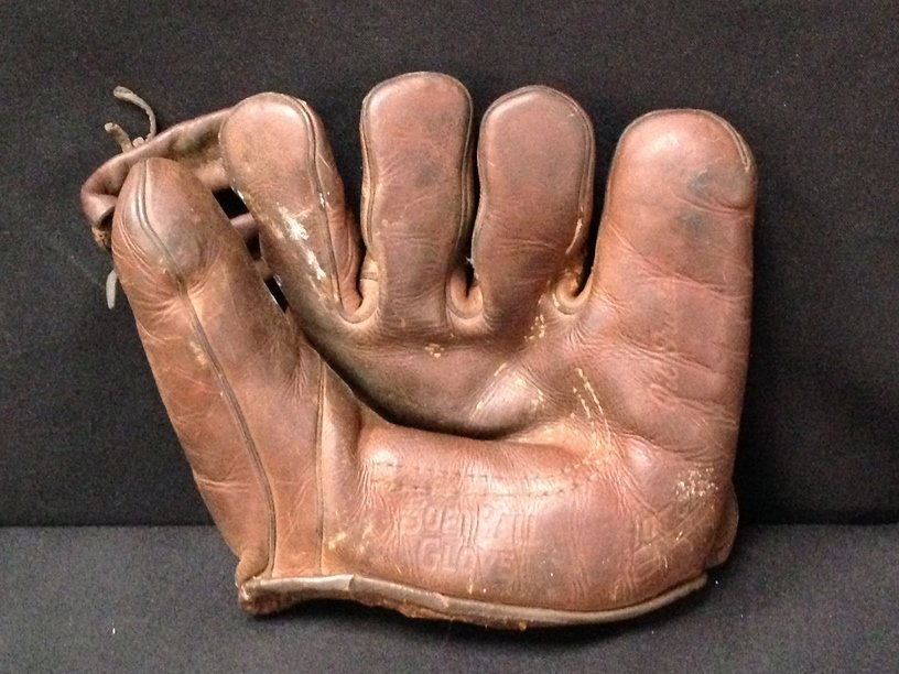Vintage Hutch Leather Open Finger Baseball Glove.: Vintage Leather Open Finger Baseball Glove: HUTCH Cincinnati Ohio Model 340. This is an intact and nice looking glove...see photos!