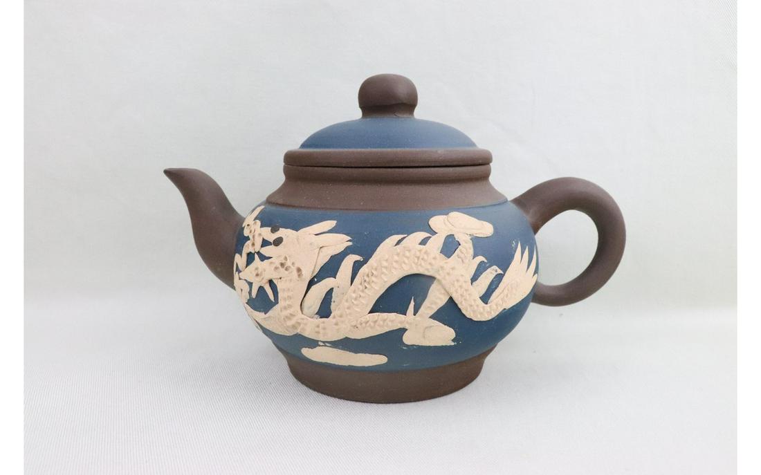 ZISHA TEA POT: Chinese Zisah teapot , decorated with dragon and phoenix, L 17.5 x W 11.5 x H 9.5 cm.