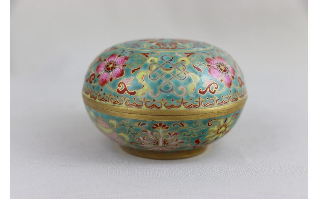 Chinese Green-Ground  Enamelled  Box (1 of 4)