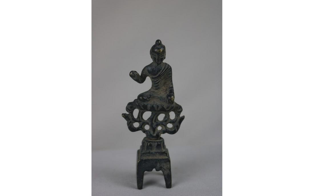 Chinese Bronze Budda (1 of 3)