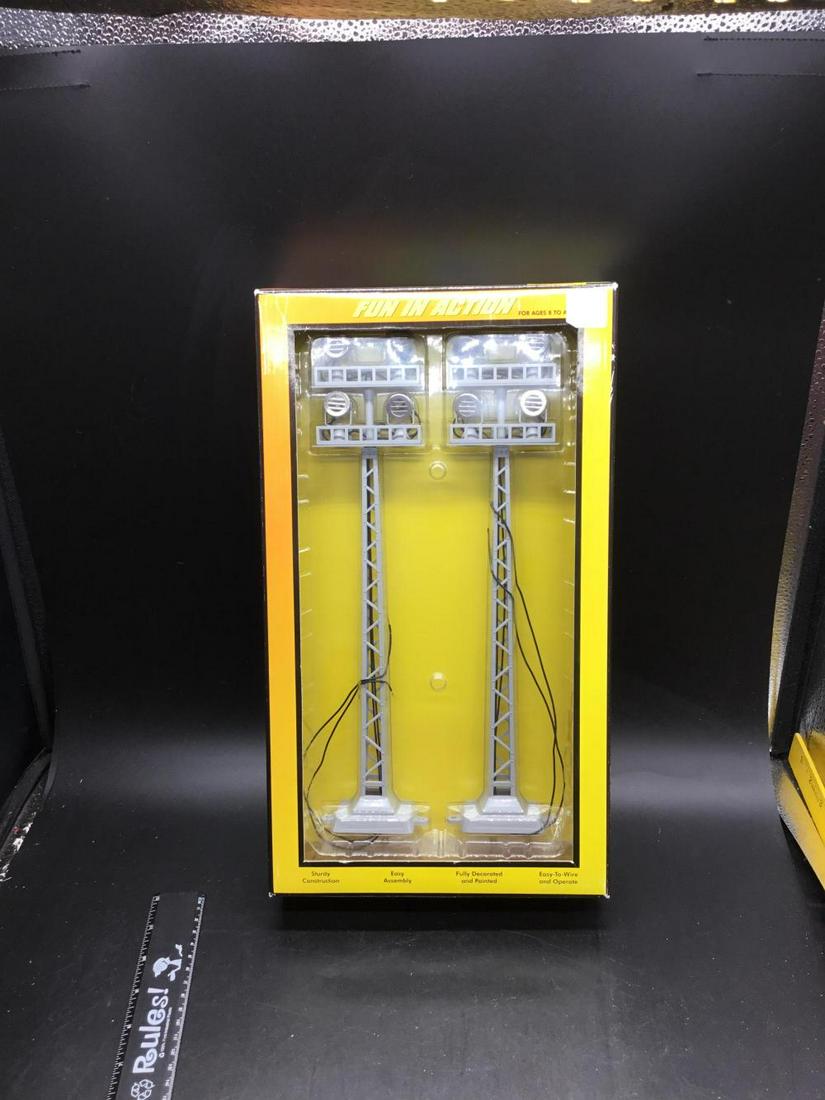 Rail King fun in action yard light (1 of 3)