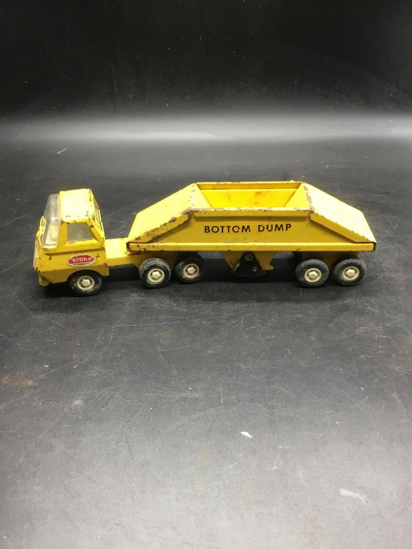 Tonka Bottom dump truck (1 of 3)
