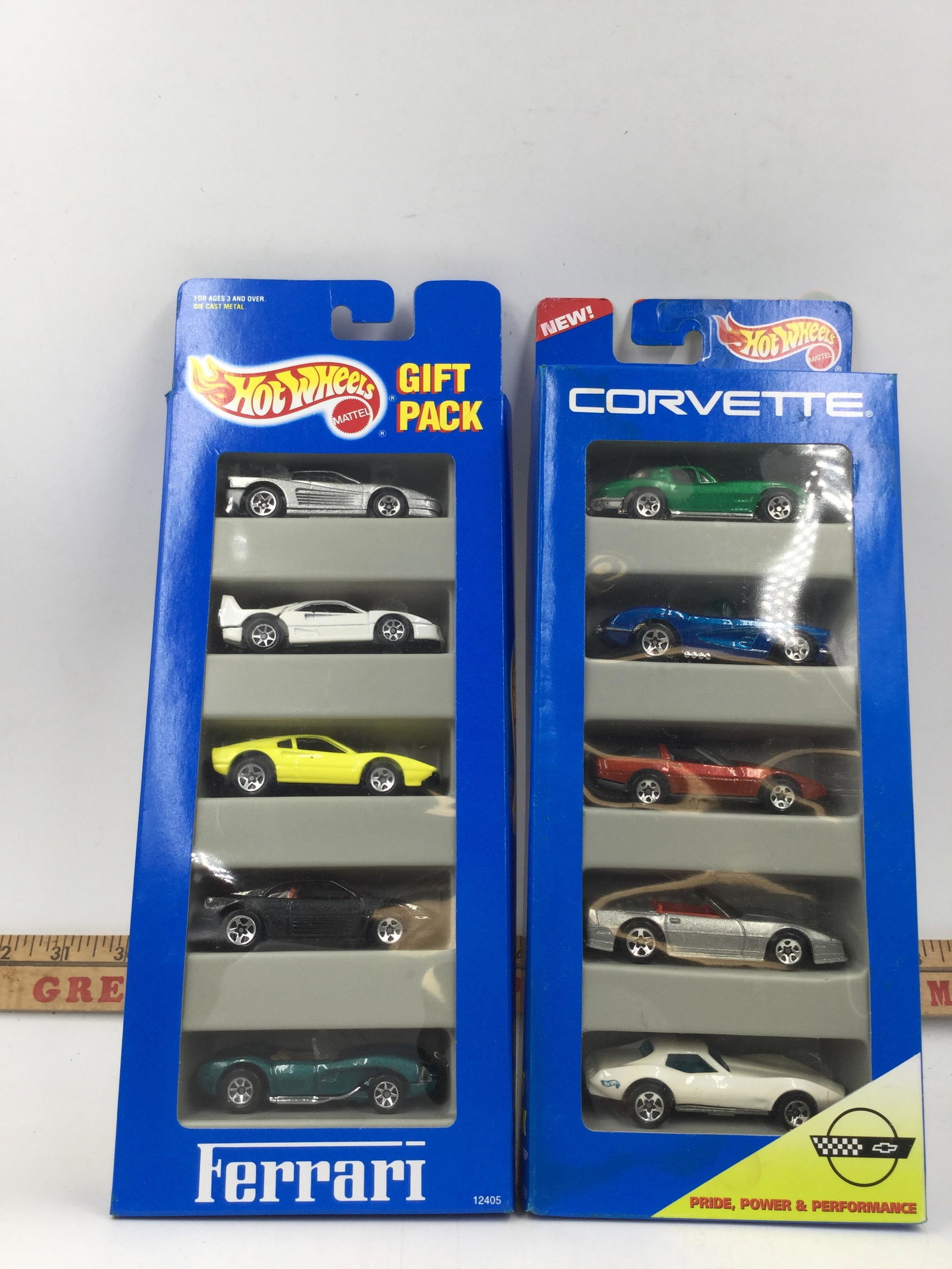 2 sets of 5 car gift packs from Hot Wheels (1 of 7)