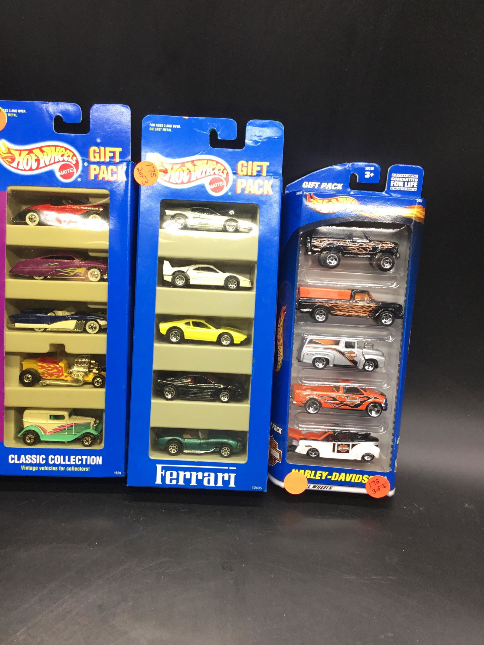 3 sets of 5 car gift packs from Hot Wheels (1 of 4)