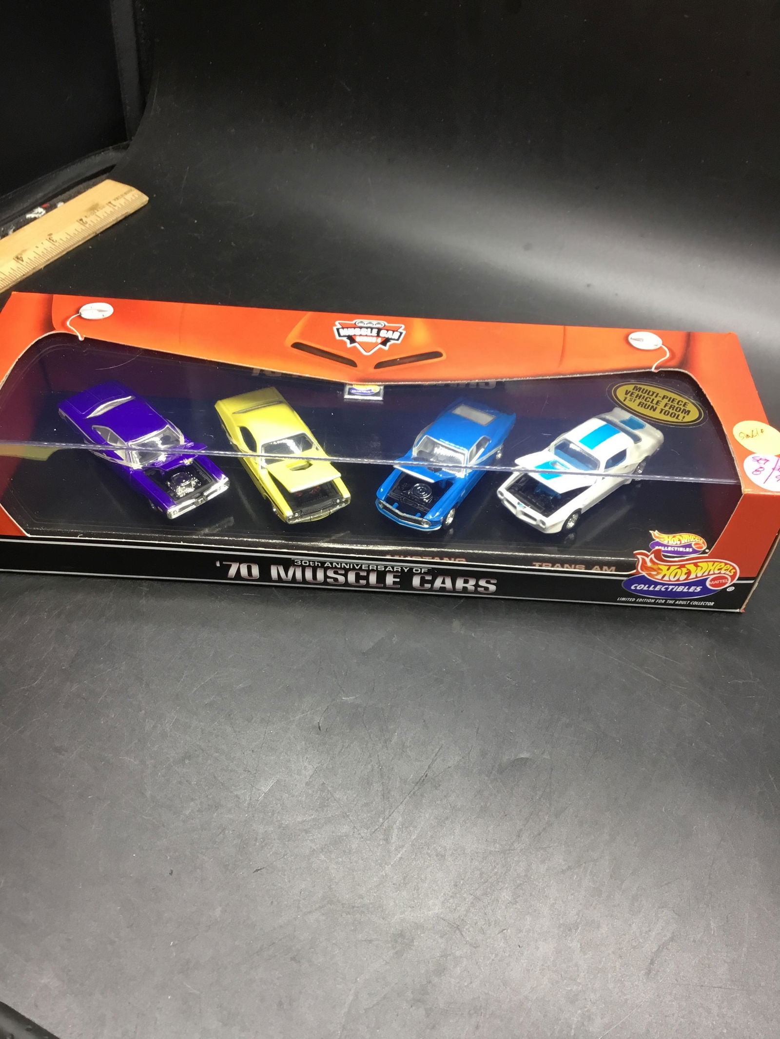 24887 Hot Wheels 30th Anniversary 70 Muscle Cars (1 of 3)