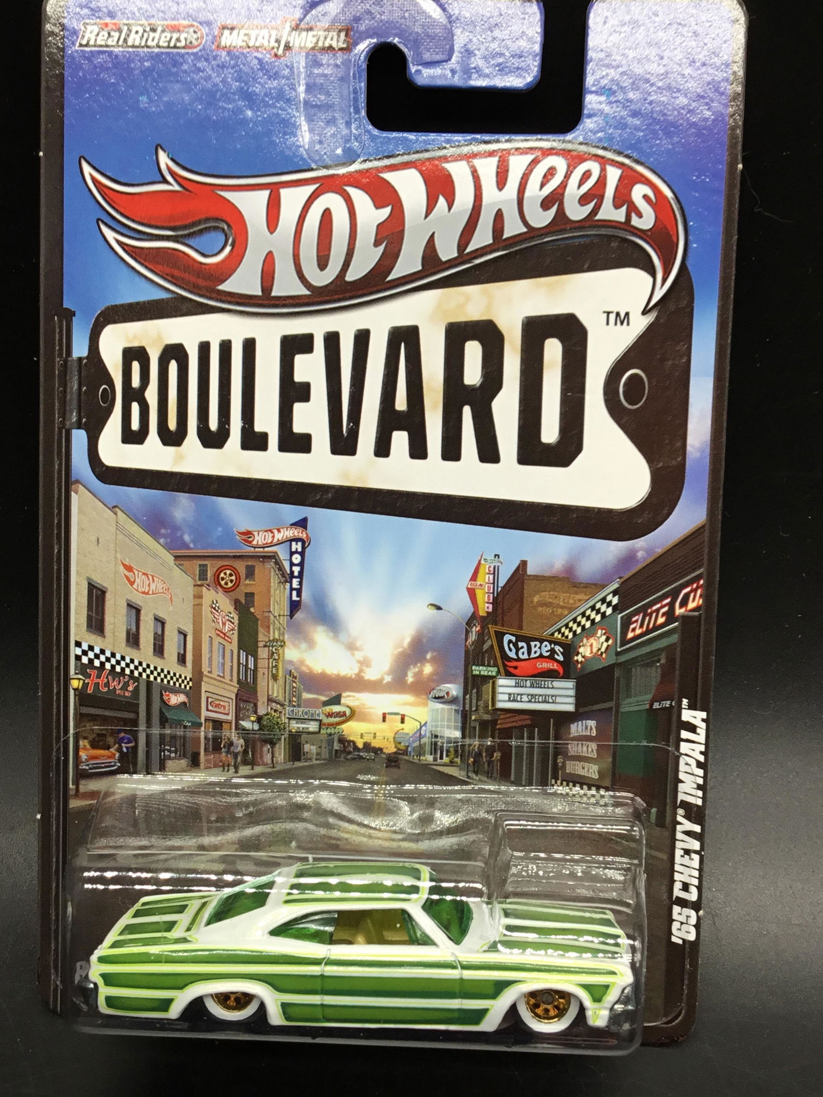#W4589 Hot Wheels 2012 Boulevard 68 Chevy Impala (1 of 3)
