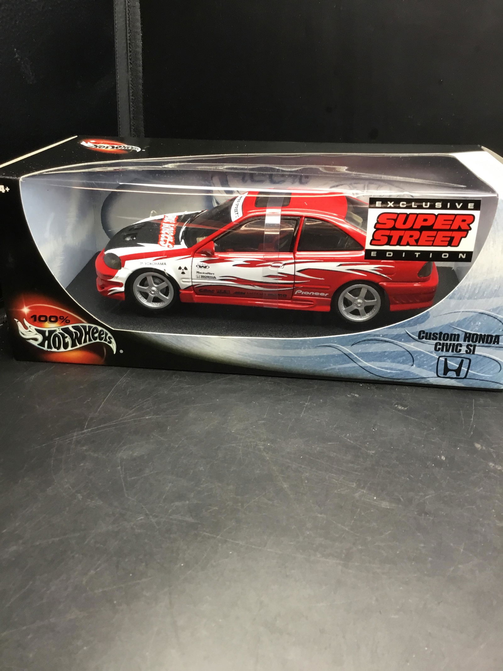 100 % Hot Wheels custom Honda Civic (1 of 4)