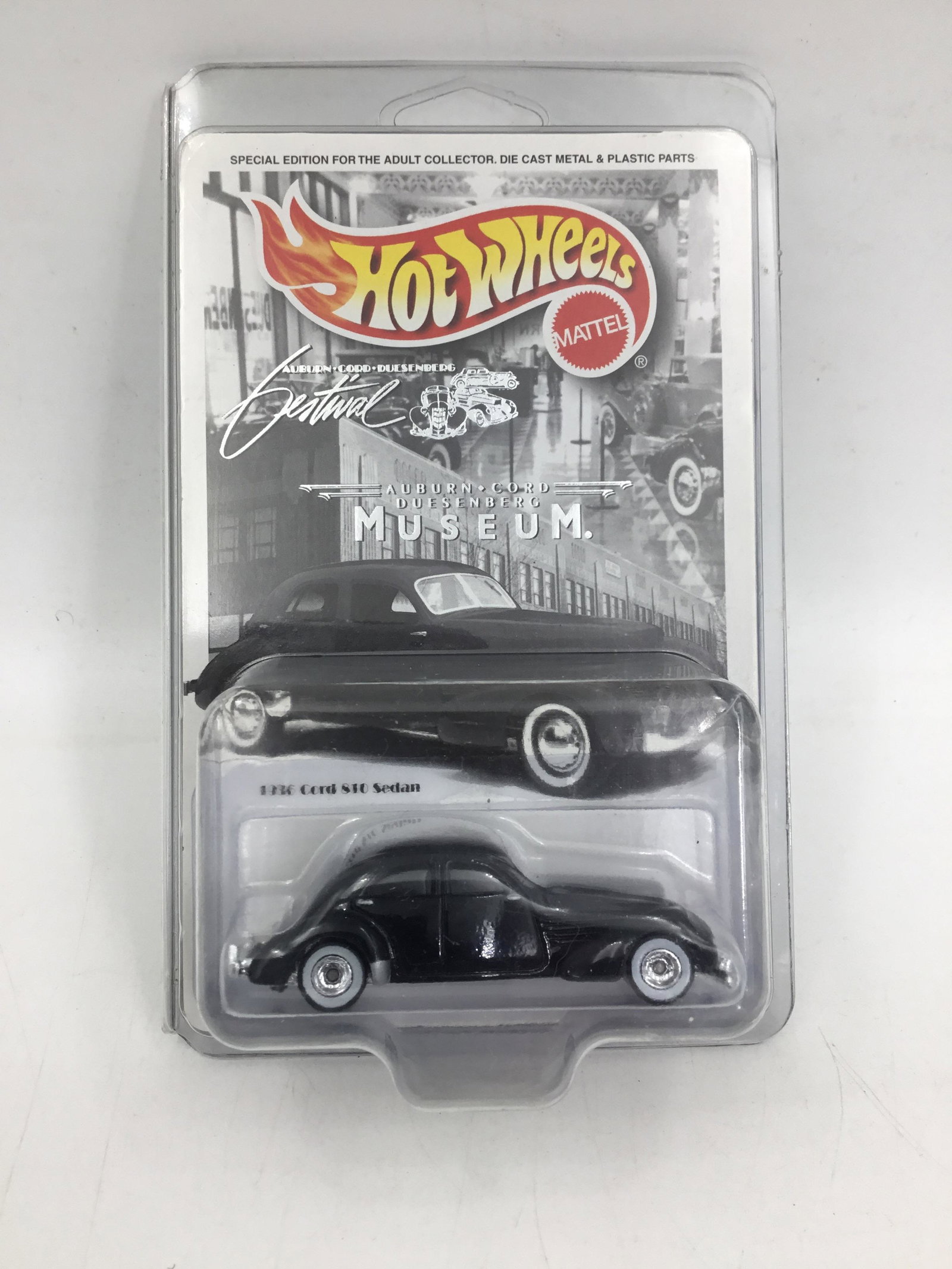 1936 Cord 810 sedan (1 of 1)