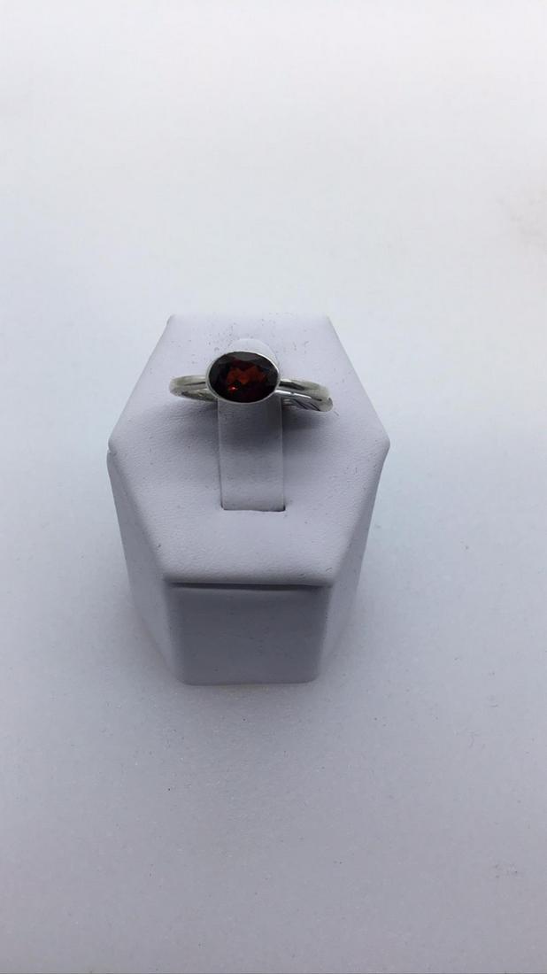 Silver ring with red semi precious stone size 7.5 (1 of 2)