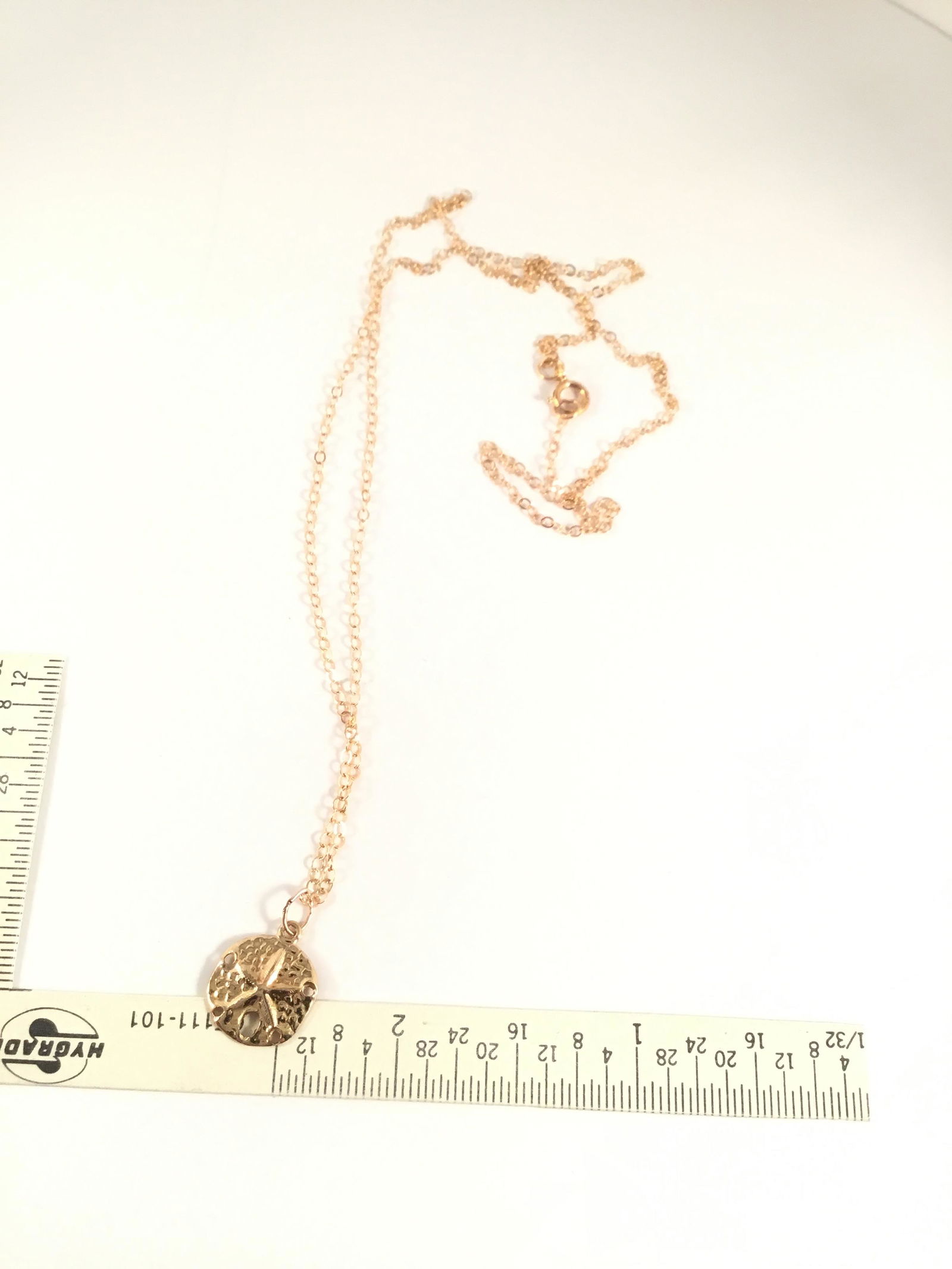 14kt gold necklace with pendant (1 of 2)