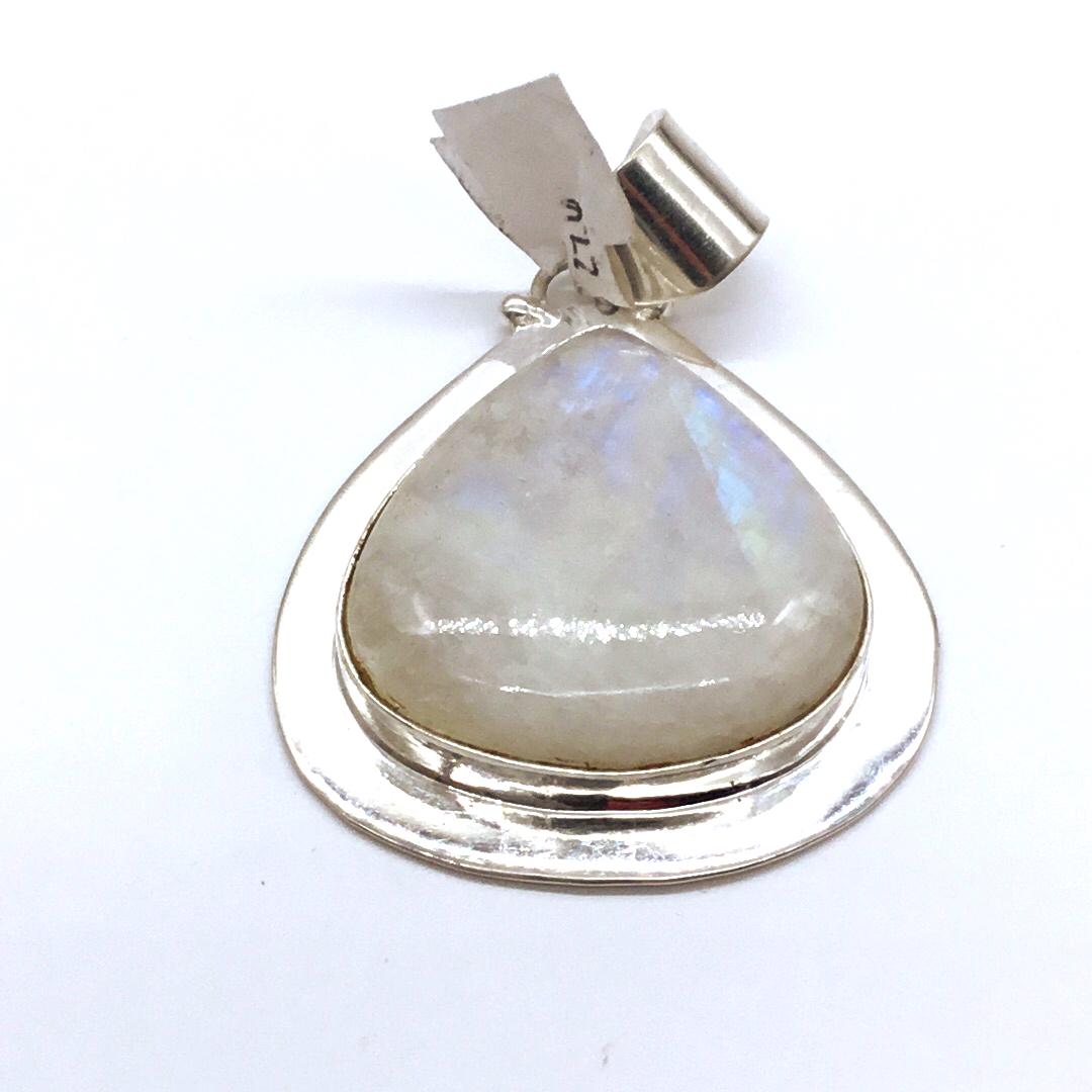 Silver pendant with Moonstone: Silver pendant with Moonstone marked 925 weighs 34.6 grams #22027.7
