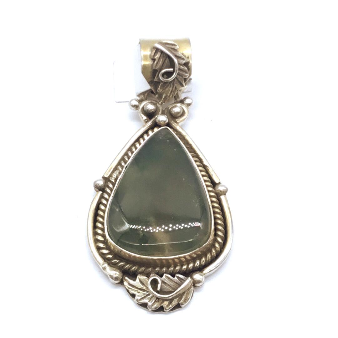 Vintage silver with Green Jade Agate pendant (1 of 3)
