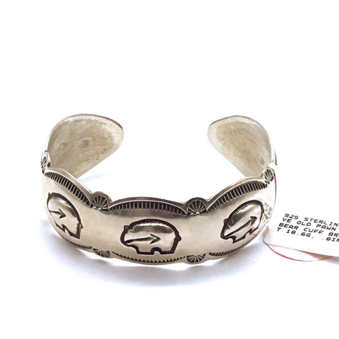 Native American Old Pawn Hopi Silver 3 Bear Cuff (1 of 3)