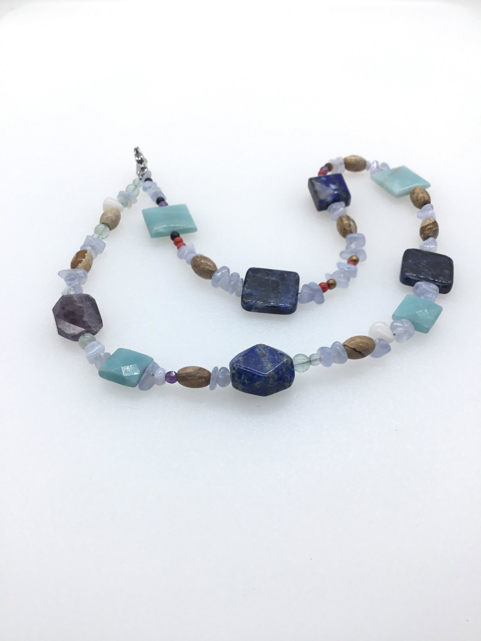 22 inch multi colored stone necklace: 22 inch multi colored stone necklace weighs 71 grams #2204