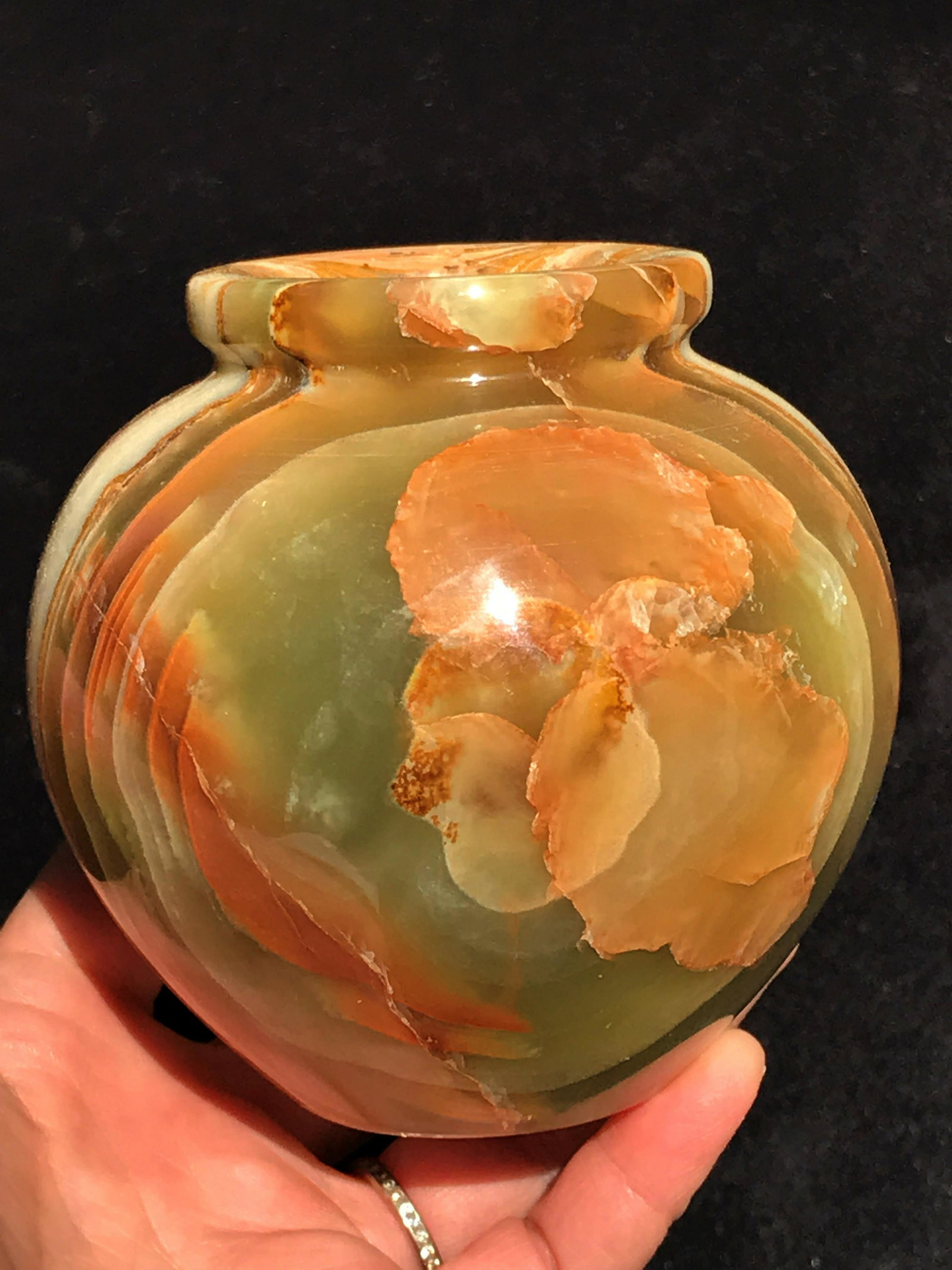 Onyx, Rock, Crystal, Natural, Decor, Collectible, Vase: Onyx (banded calcite) vase. Pakistan