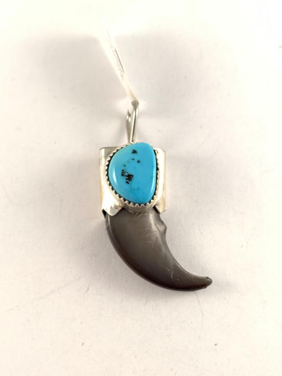 Bear claw kingman Turquoise pendant (1 of 3)