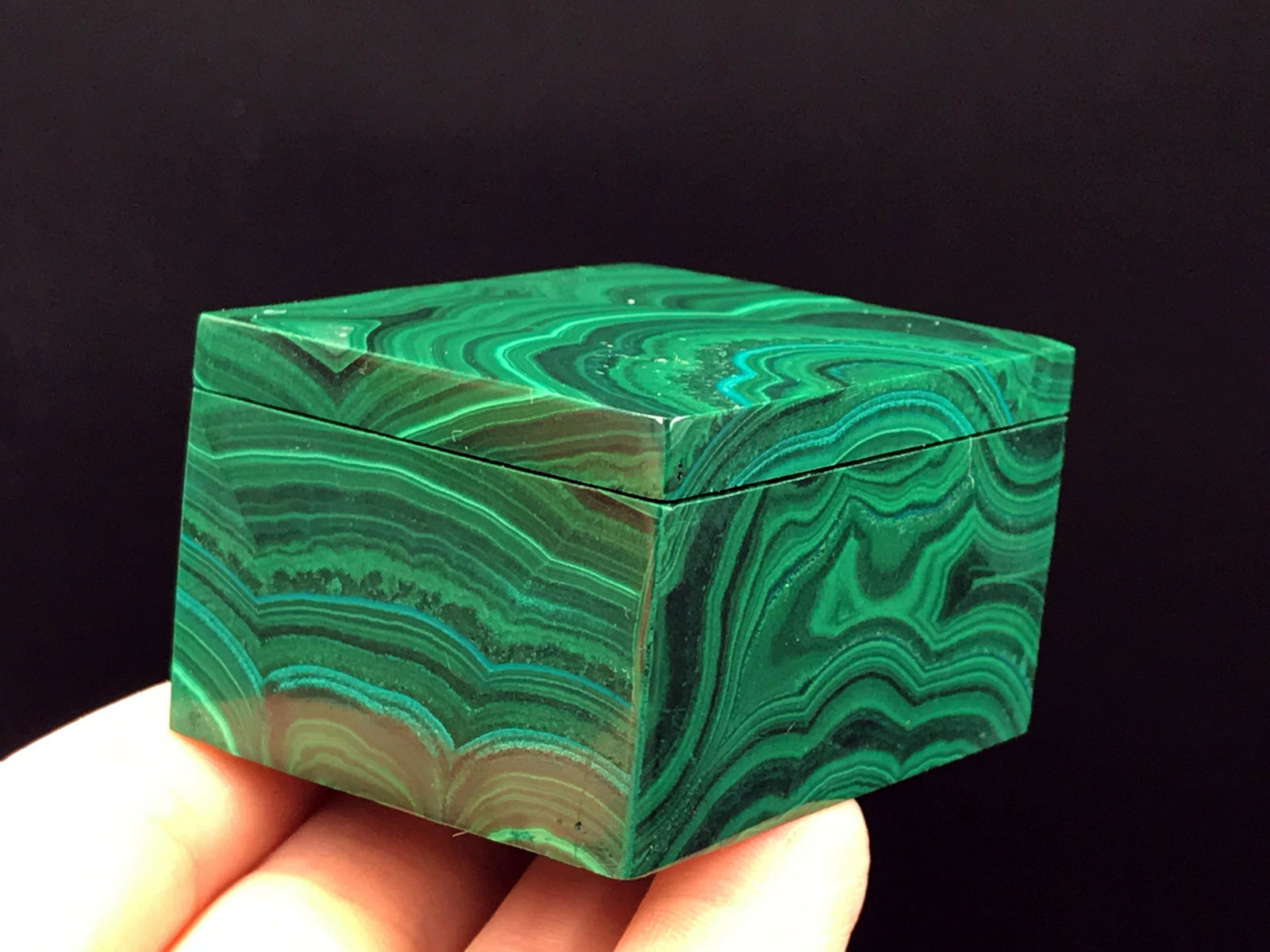 Rock, Crystal, Natural, Decor, Collectible,: Malachite box with lid. Republic of Congo