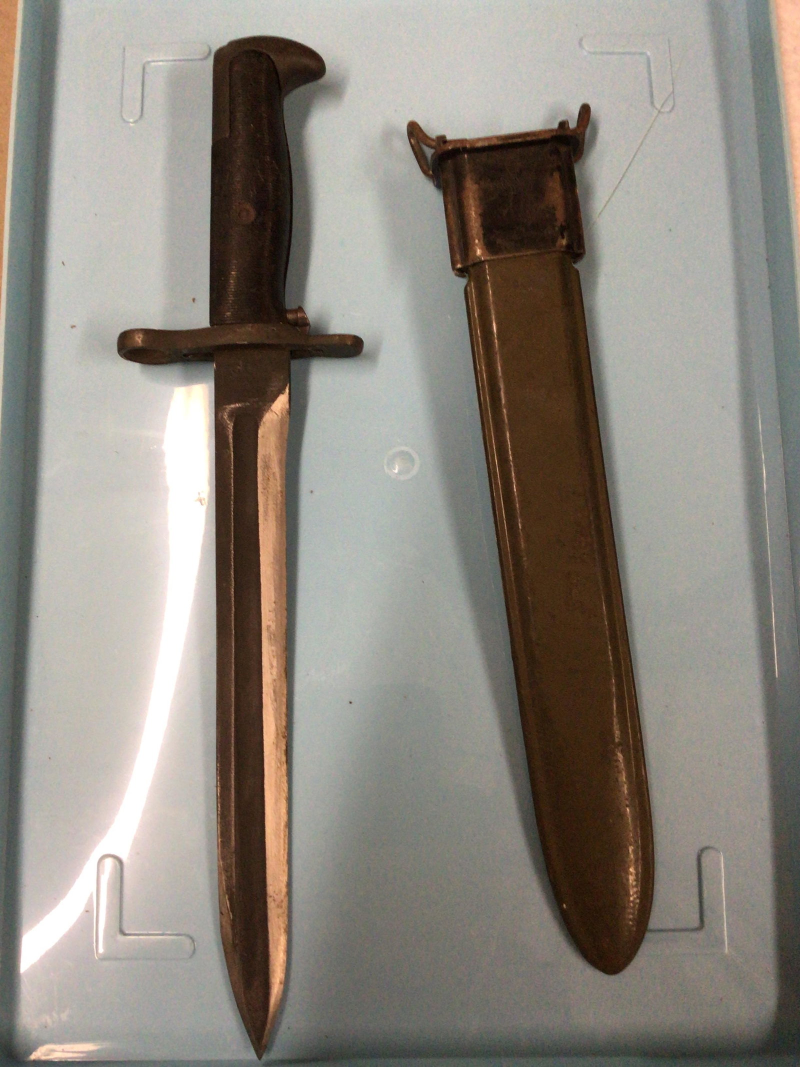 1943 US Bayonet: 14 inches overall length