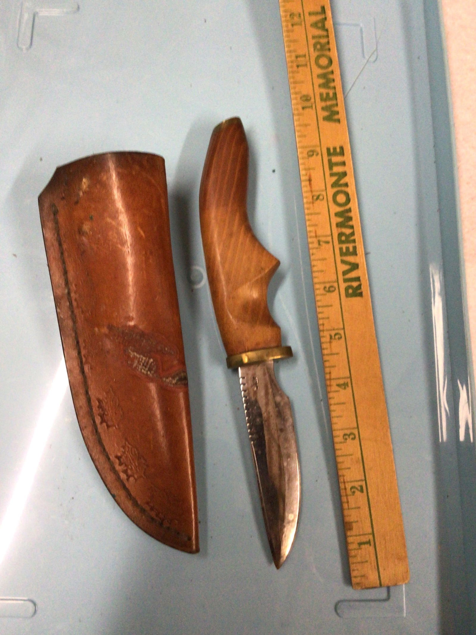 Stek knife: 9 inches overall length