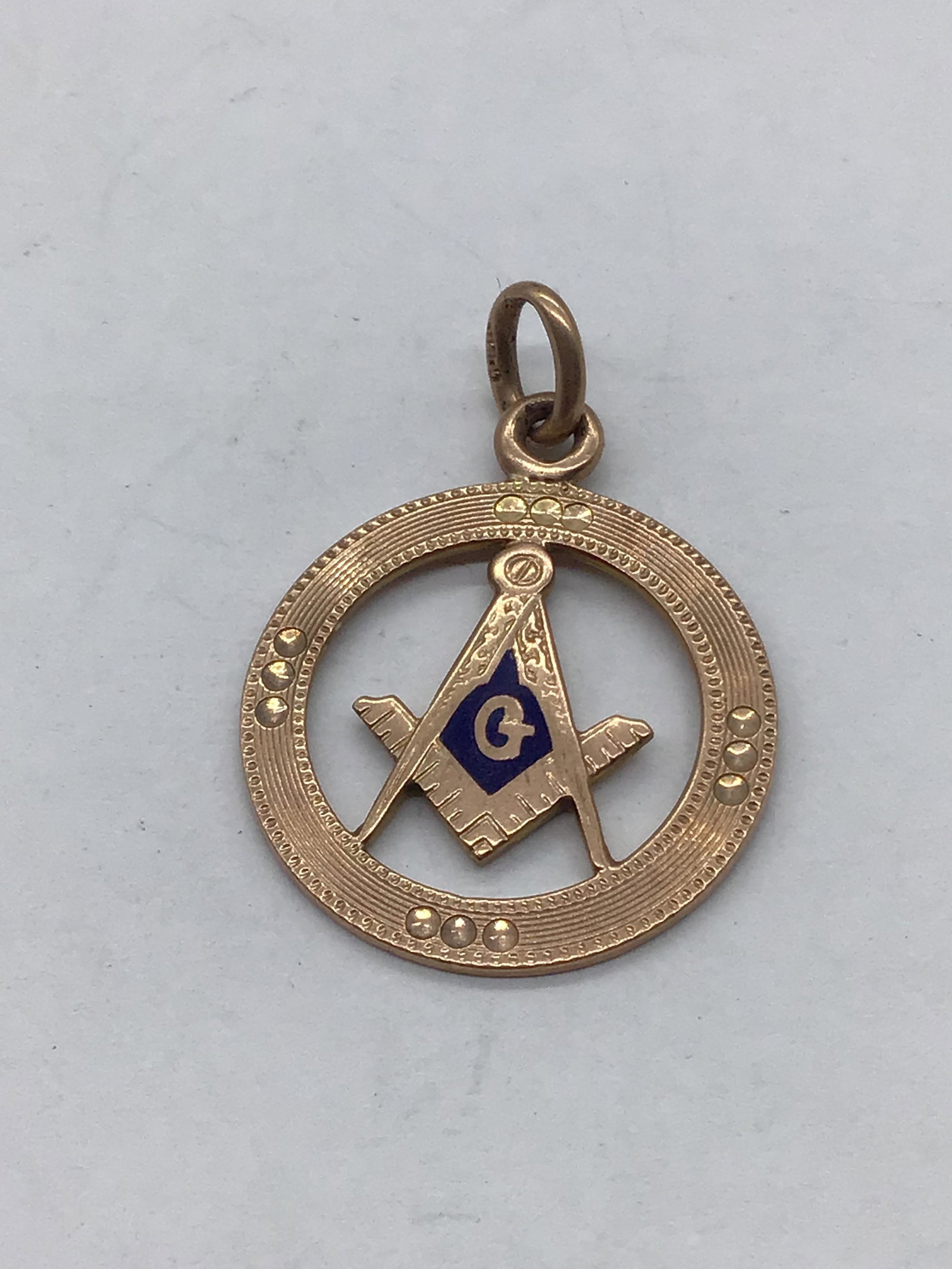 2.4g 10K gold masonic pendant: 10K masonic pendant