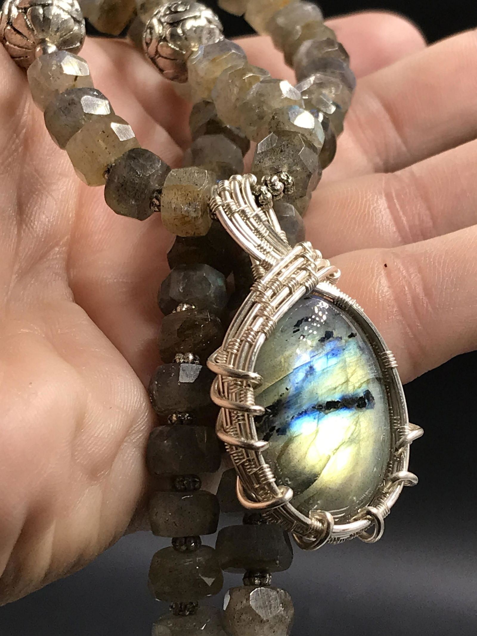 Wire-wrap/beaded jewelry: Labradorite: Hand-Crafted Labradorite Bead Jewelry with Wire-Wrap Pendant