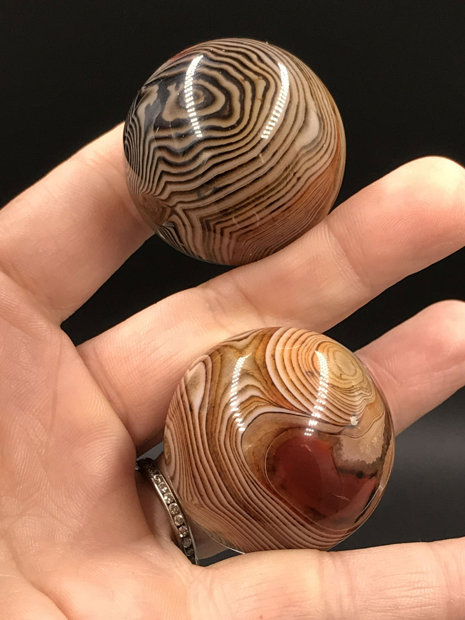 2 Sardonyx Agate Spheres (1 of 4)