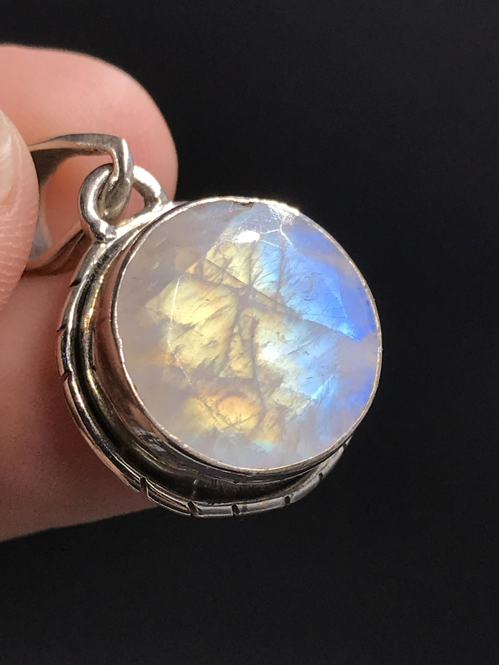 Sterling Silver Pendant: Rainbow Moonstone: Rainbow Moonstone Sterling Silver Pendant