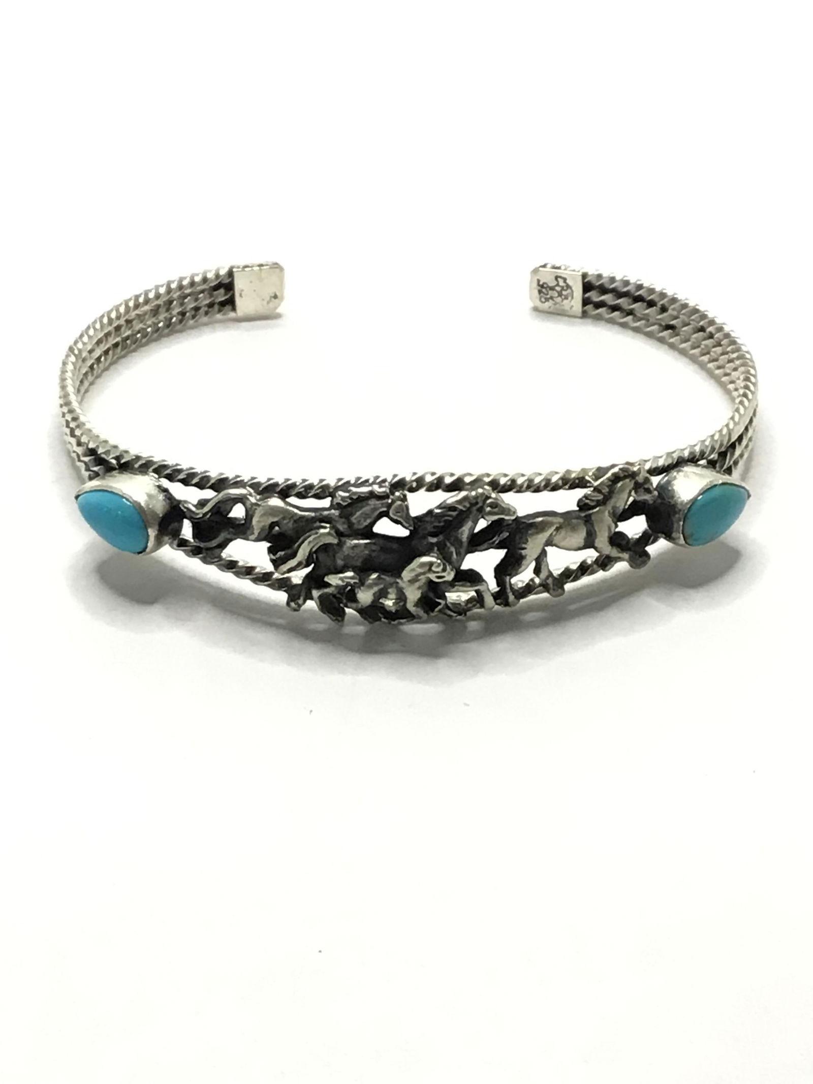 Navajo handmade cuff (1 of 3)