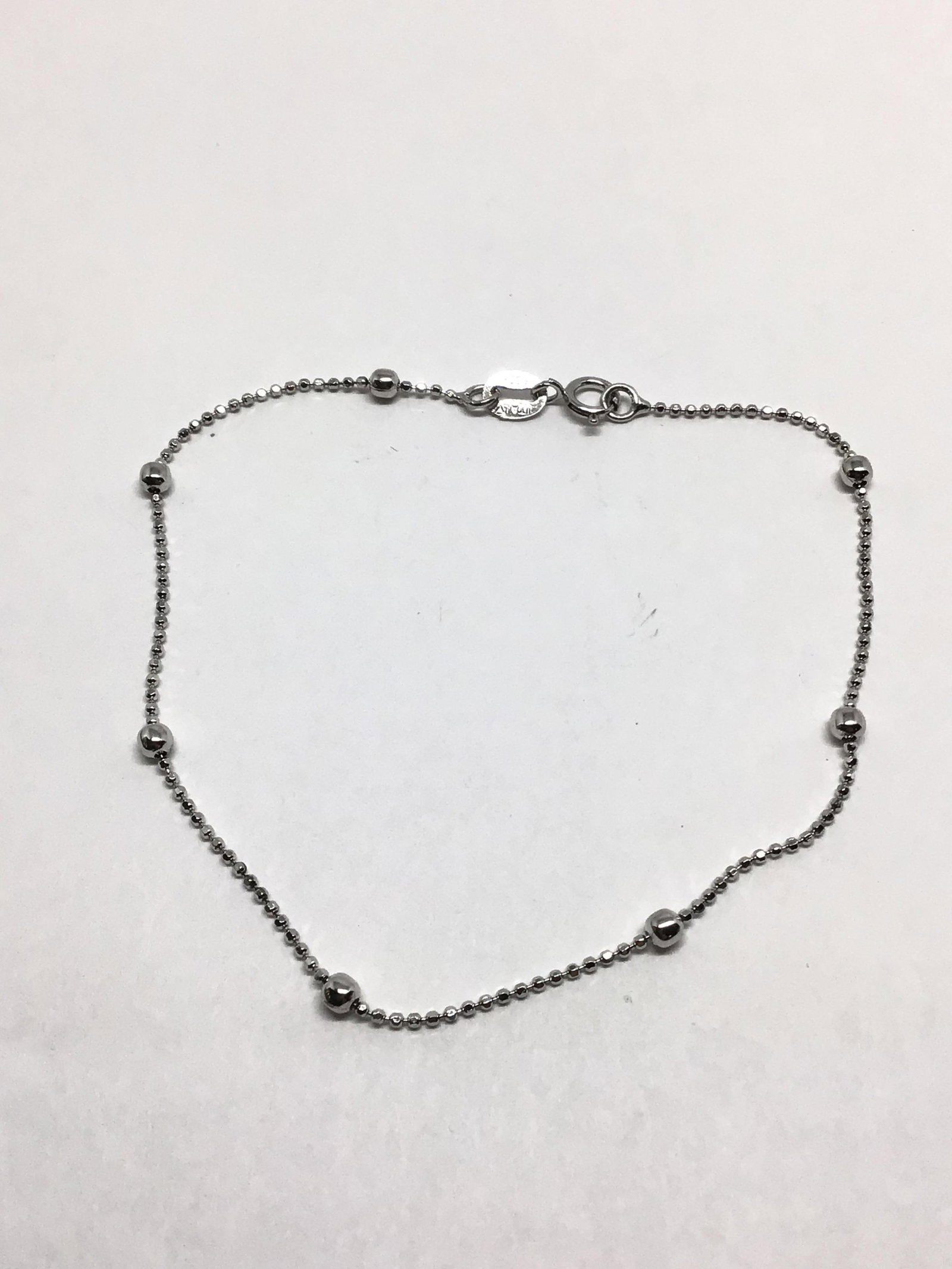 Sterling silver bracelet: Sterling bracelet of 7.5 inches length.
