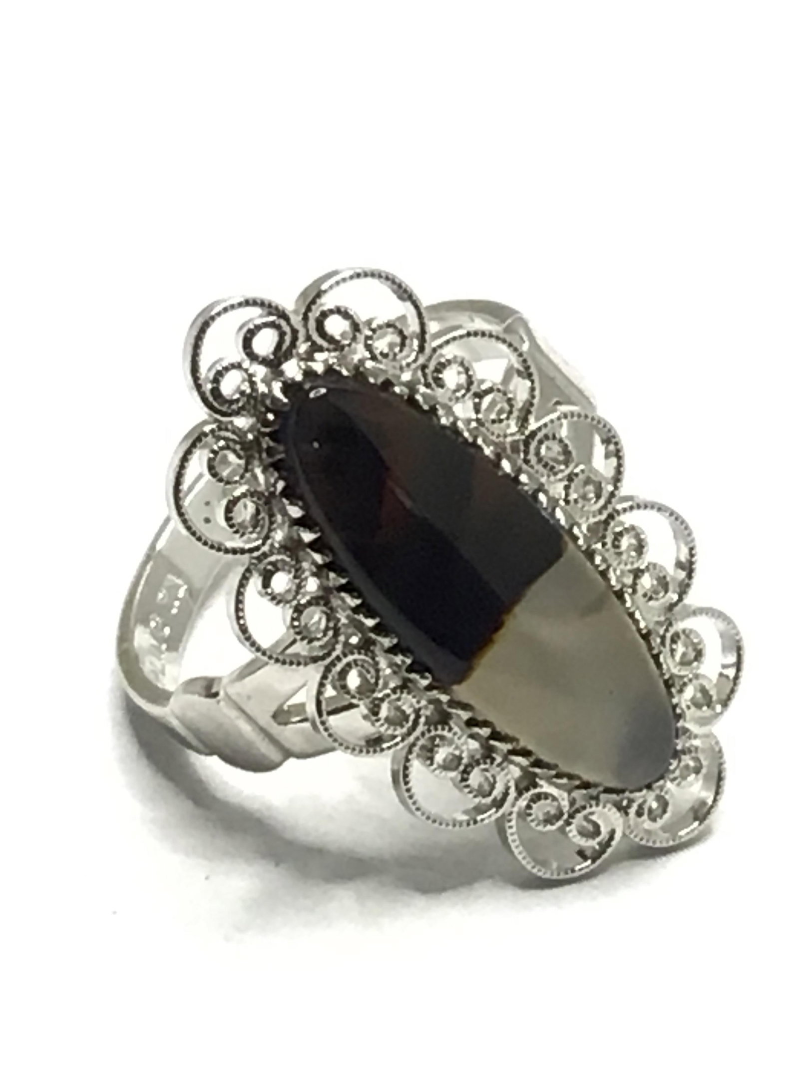 Beautiful 2.9 g sterling silver ring size 5 (1 of 3)