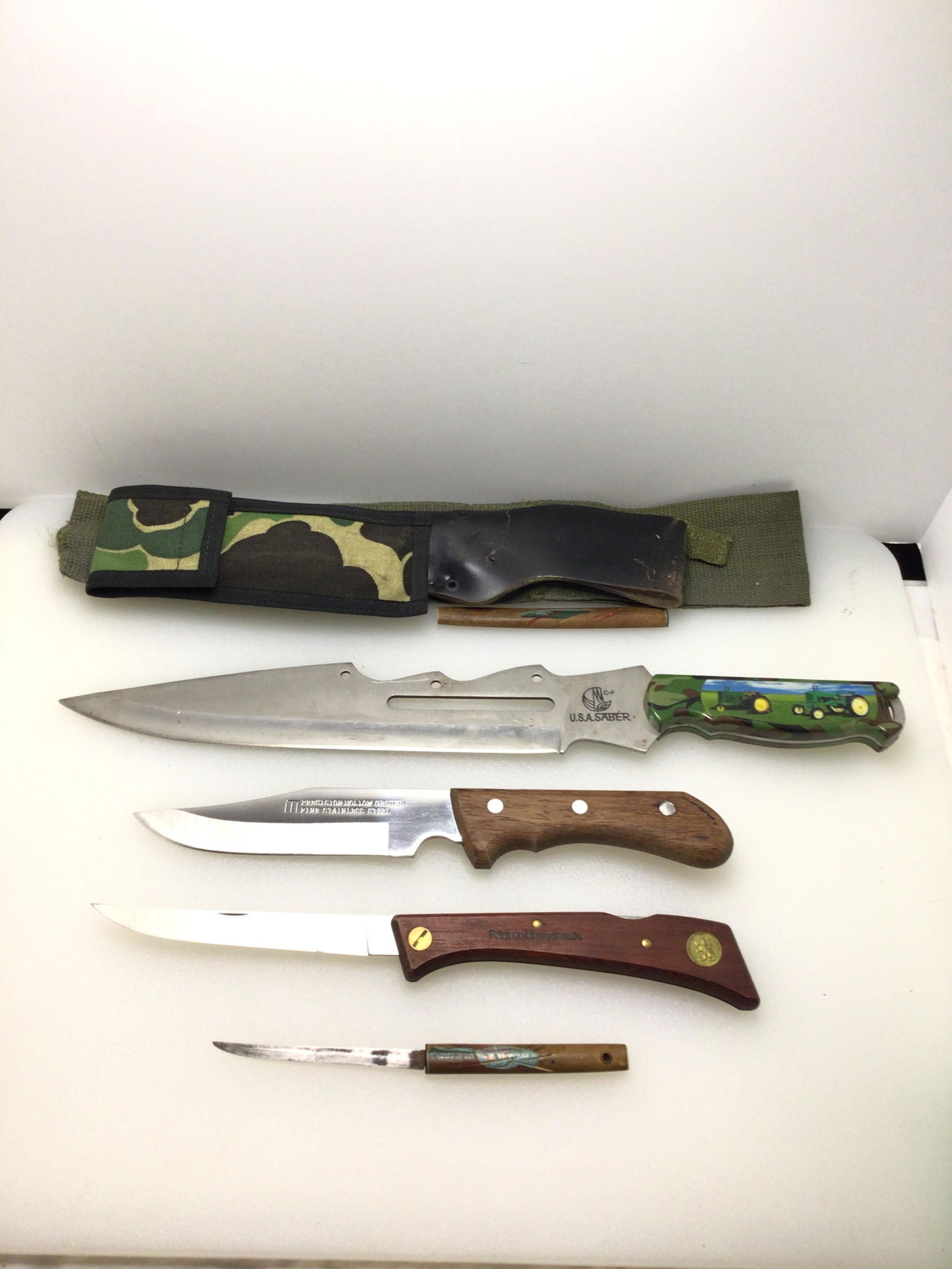 4 knife lot (1 of 2)