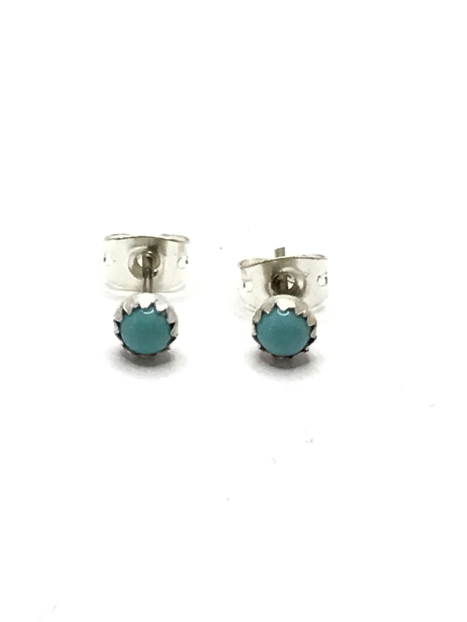 Native American made earrings: Sterling Silver Stud earrings with Kingman turquoise stones. 0.47 grams