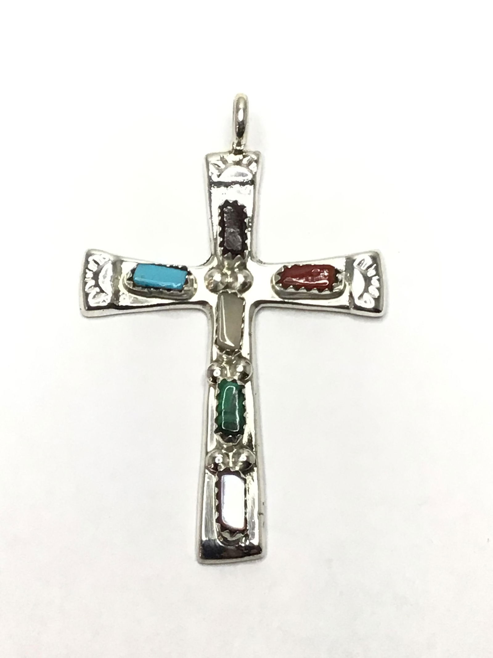 Zuni handmade pendant (1 of 3)