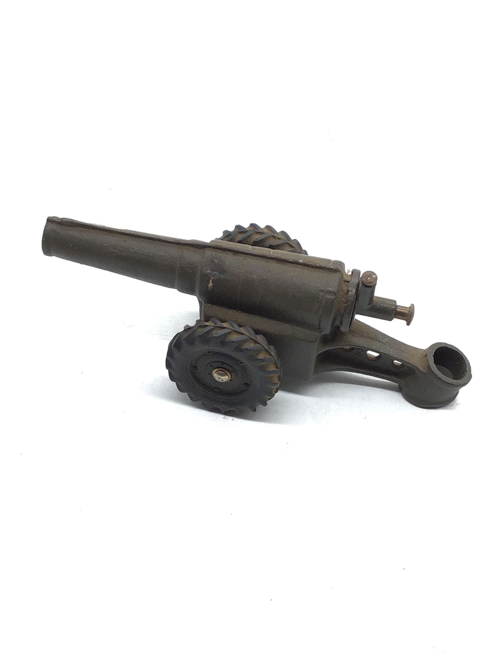 Vintage big bang cast iron toy carbide army cannon (1 of 4)