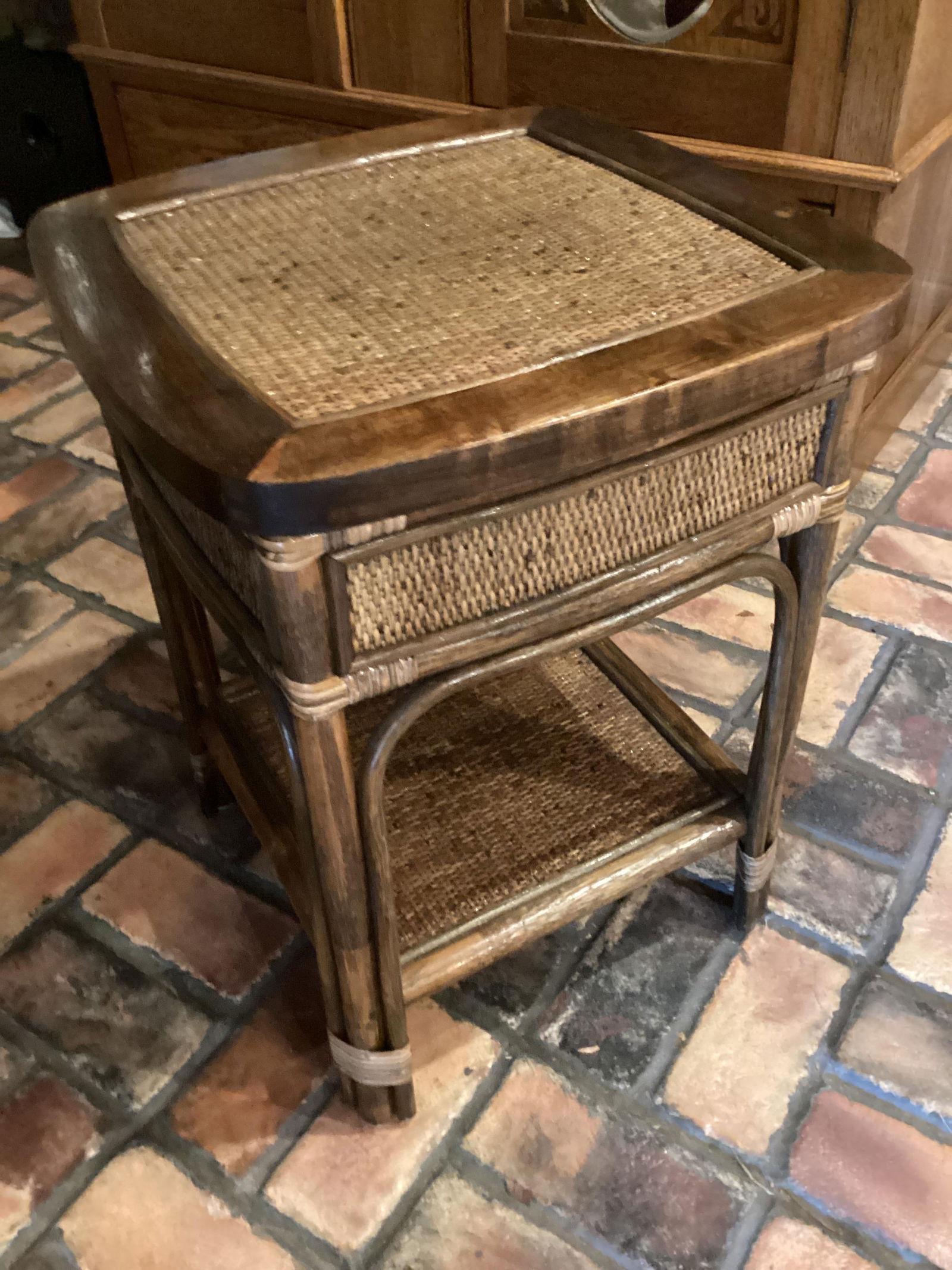 wicker, end table (1 of 2)