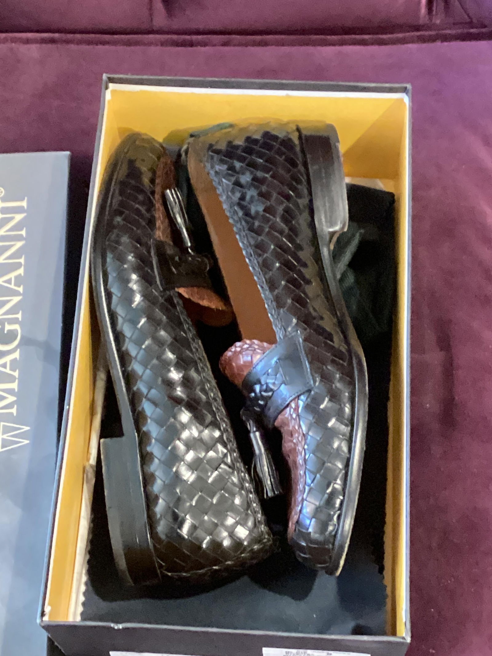 Magnanni size 8 shoes: Pick up ONLY