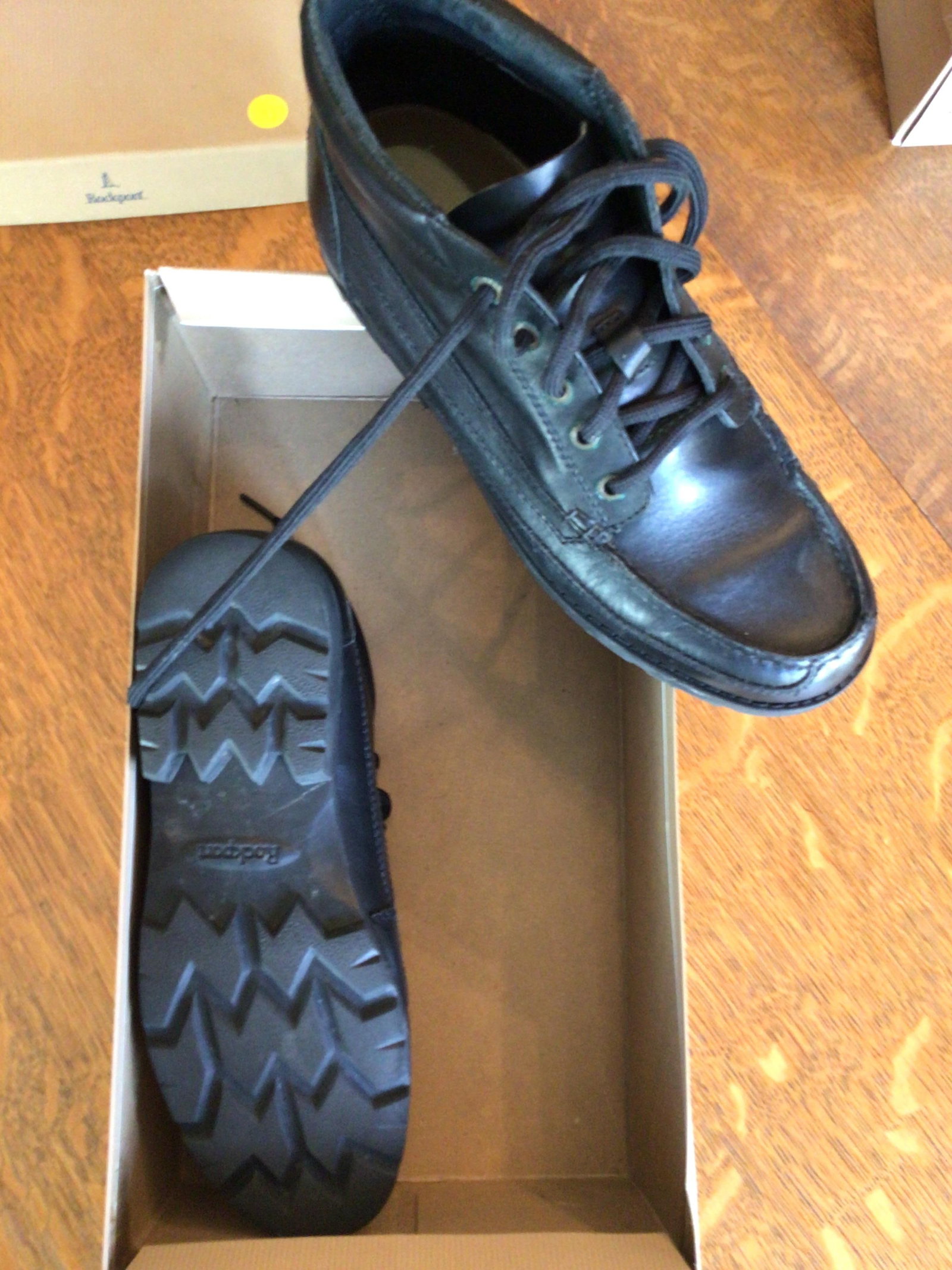 Rockport size 8M men’s shoe (1 of 1)