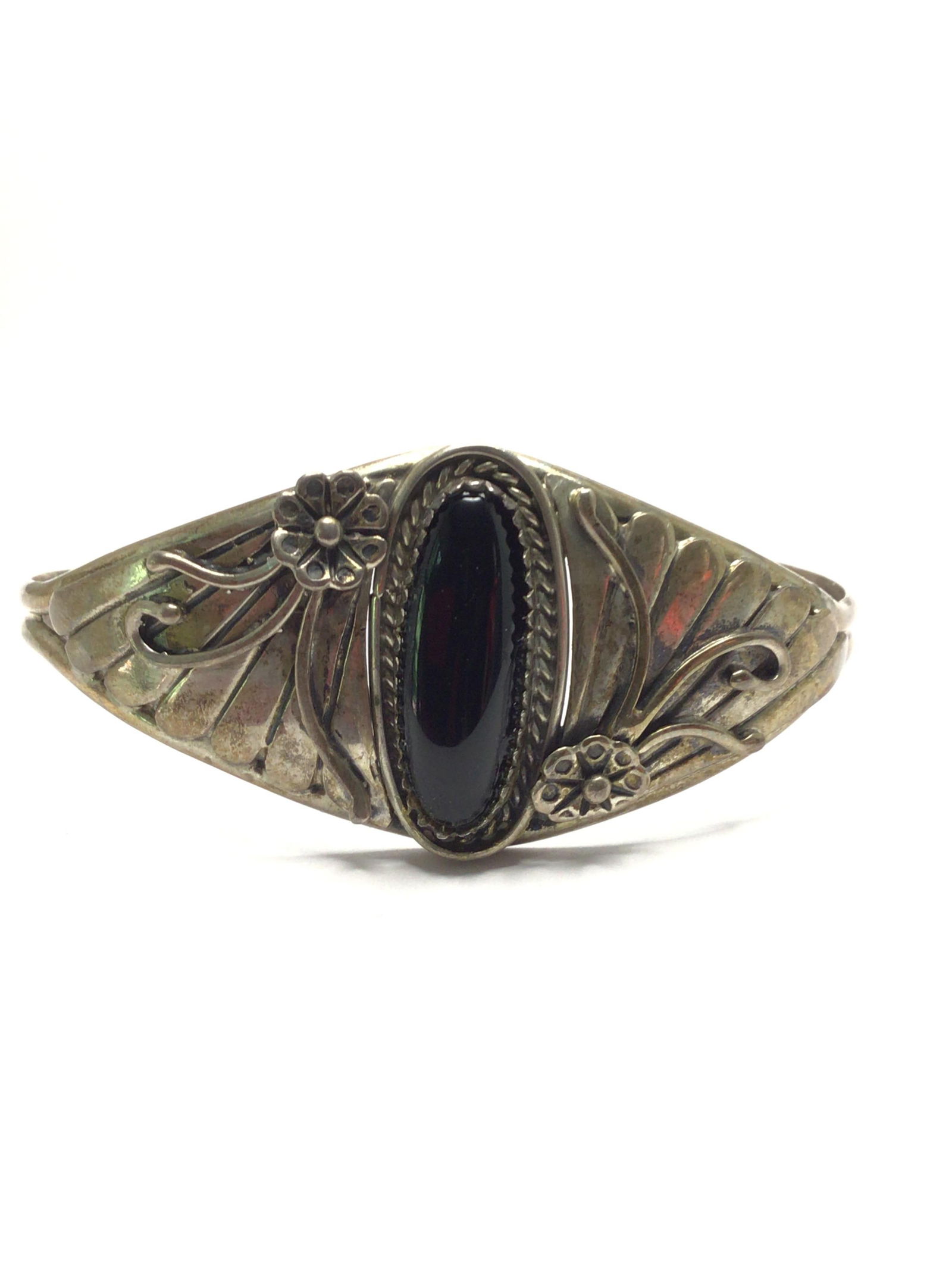 Navajo handmade cuff bracelet (1 of 3)